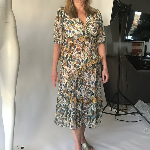 Slip on dress. Polyester ruffled dress - Picture 3 of 4